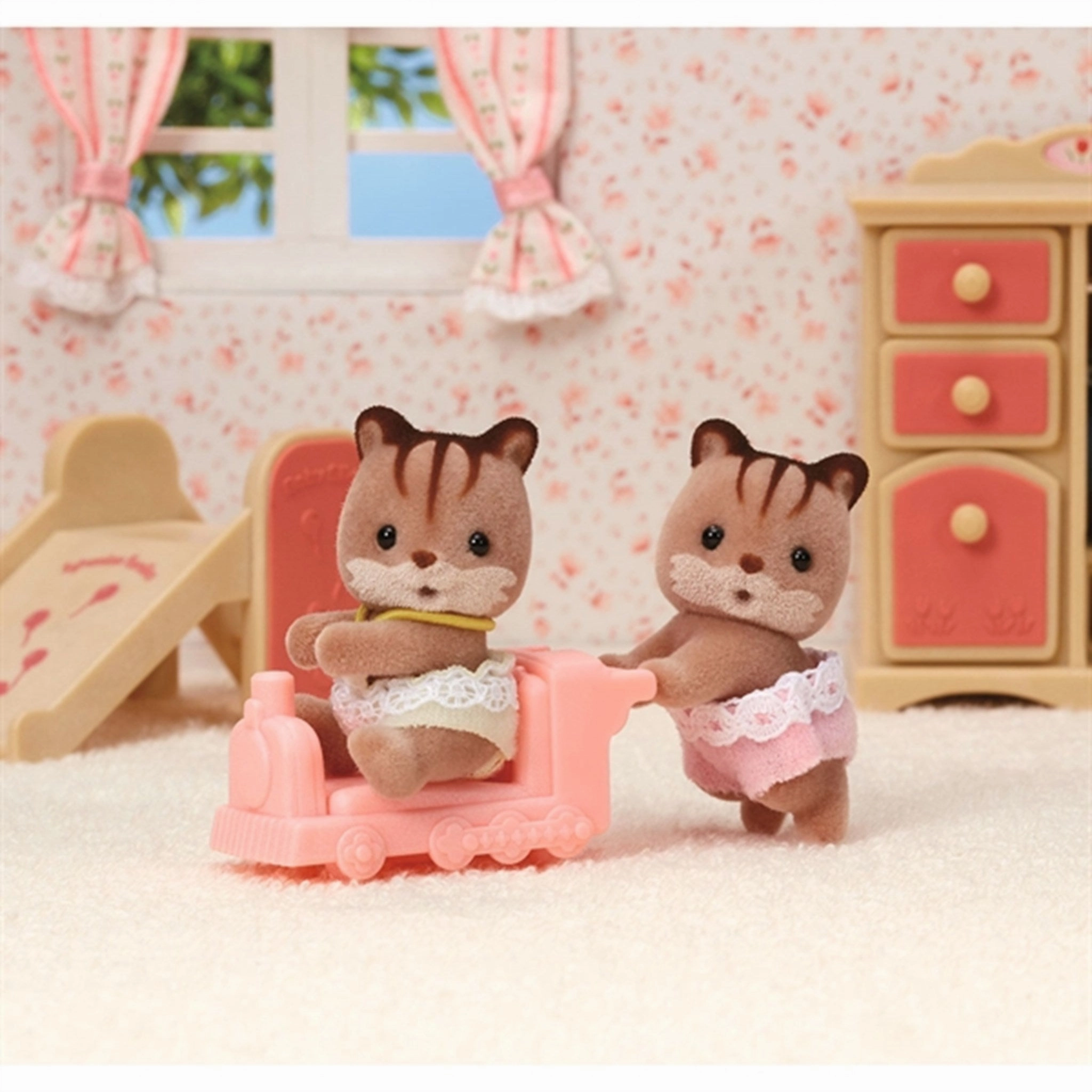 Sylvanian Families Walnut Squirrel Twins