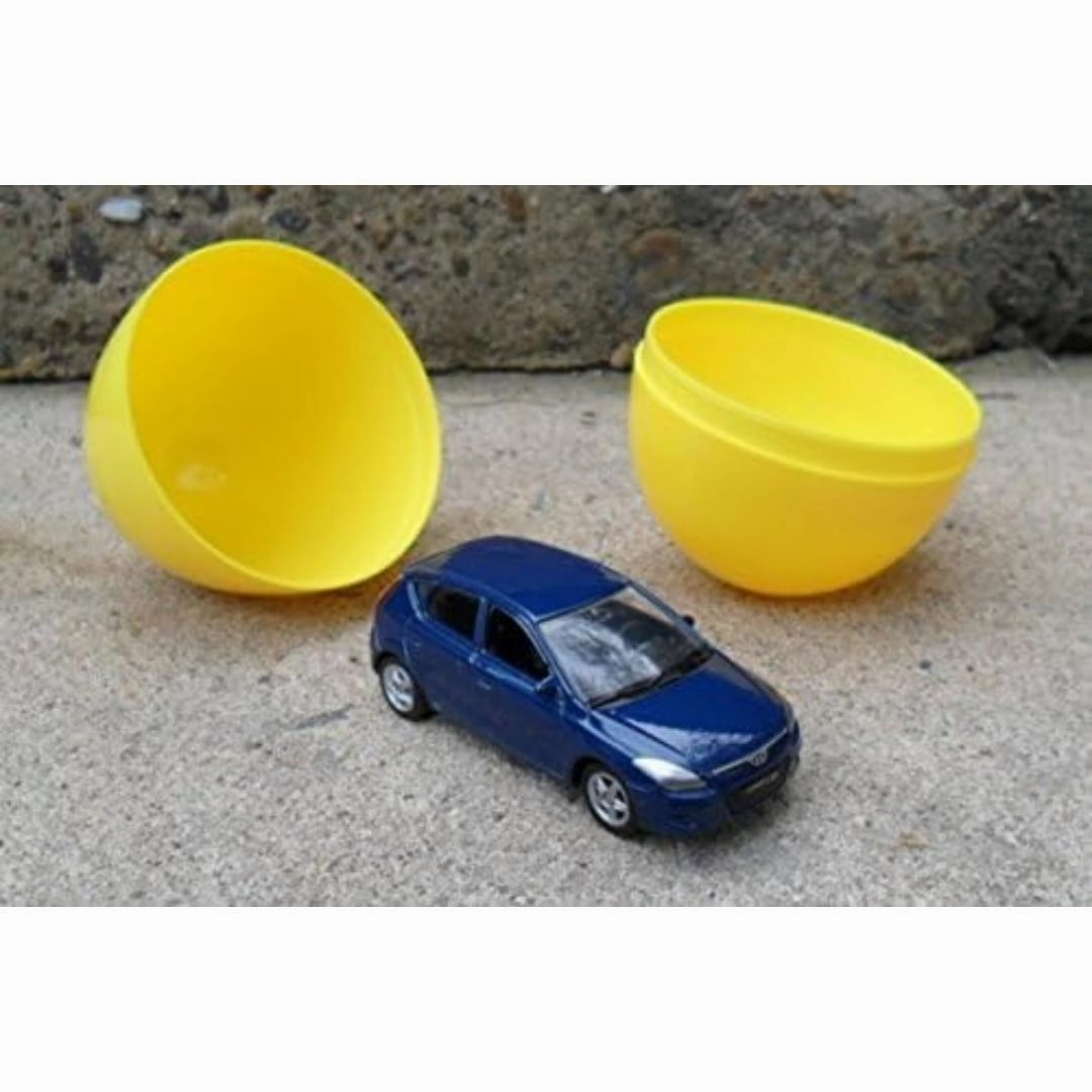 Welly -  3 Dicast Metal Cars In Capsule Pack, 12 Piece Pack Assorted